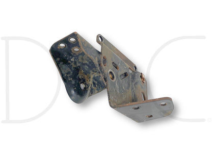 00-03 Ford F250 F350 LH Left Driver Front Spring Hanger Crash Bar Bracket, used condition with light wear, compatible with 2000-2003 Ford Excursion and F-Series trucks including F-250, F-350, F-450, and F-550 models, designed for 6.0L Powerstroke engines.