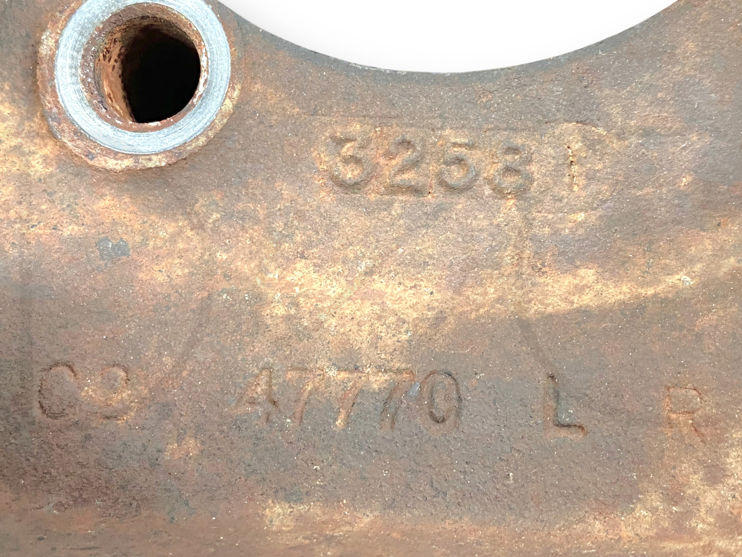 99-04 Ford F250 F350 DANA 50 60 Front Axle Steering Knuckle RH Right Passenger