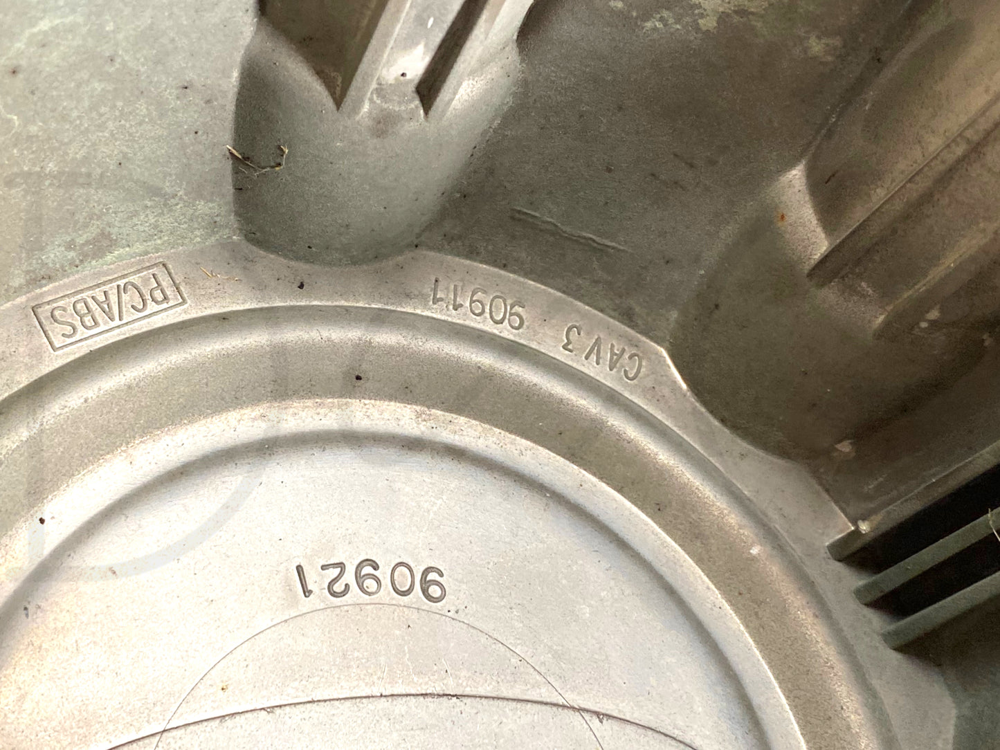 99-04 Ford F250 F350 Super Duty King Ranch Wheel Center Hub Cap Hubcap OEM