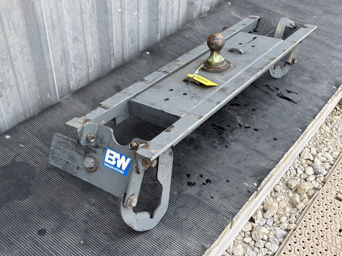 08-16 Ford F250 F350 Gooseneck Hitch B&W Turnover Ball