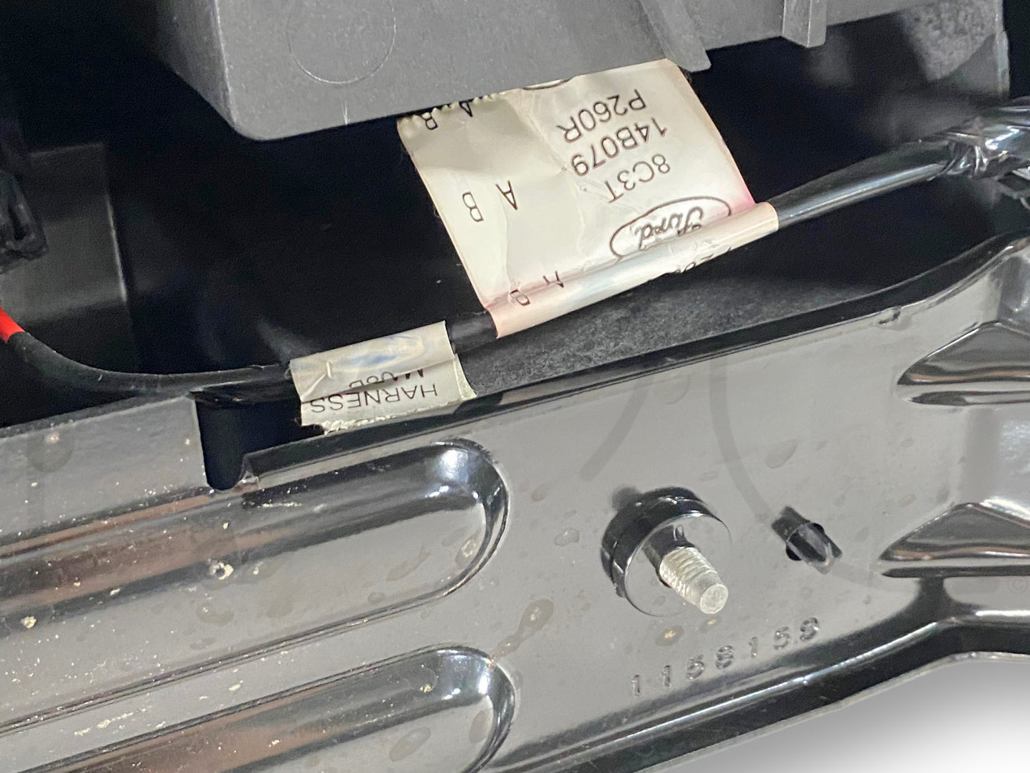 08-10 Ford F250 F350 Super Duty Center Console Floor Storage Black Leather OE