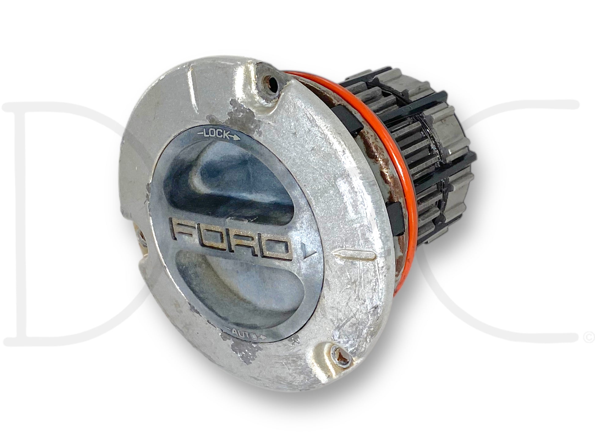 05-10 Ford F250 F350 4WD 4X4 Front Axle Auto Locking Hub OEM used part with light wear and surface scratches, removed from a 2008 Ford F-350 XLT FX4 6.4L Powerstroke diesel truck, designed for Ford Super Duty models from 2005 to 2010.