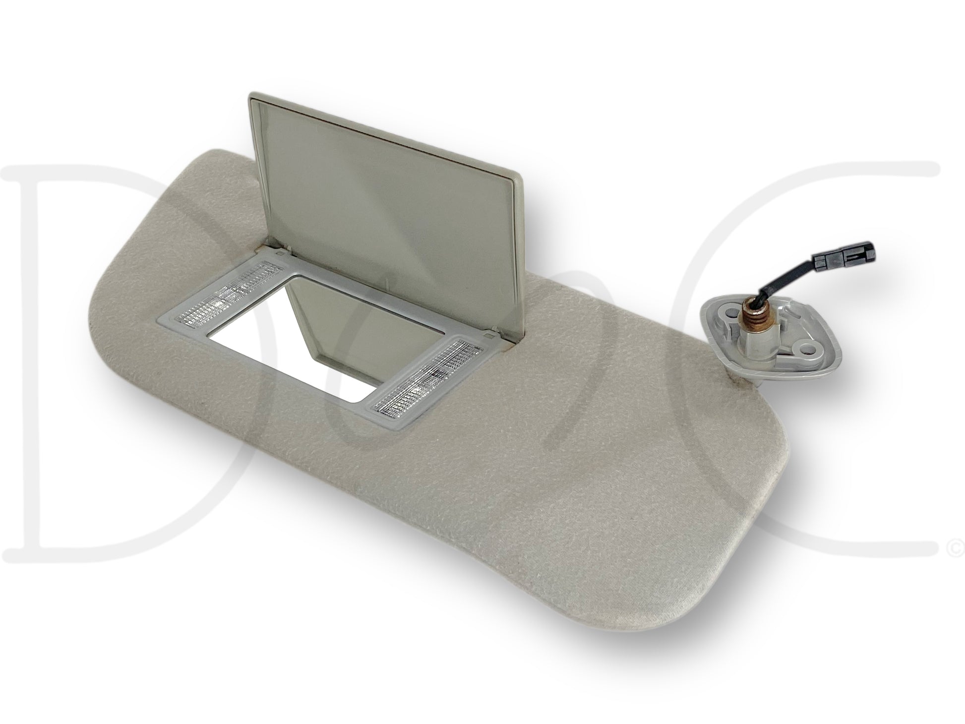 02-07 Ford F250 F350 RH Right Passenger Sun Visor Gray W/ Mirror OEM, used with light wear and small stains, includes integrated vanity mirror with flip cover and built-in lights, compatible with 2002-2007 F-250, F-350, F-450, and F-550 Super Duty models, sourced from a 2004 Ford F-350 Lariat 6.0 Powerstroke.