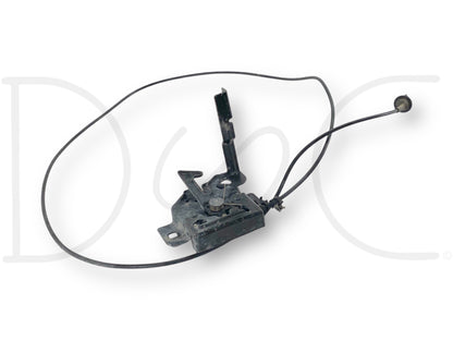 99-07 Ford F250 F350 Front Hood Latch Catch Lock Release Cable Assembly OE, used condition with light wear, compatible with 1999-2007 Ford F-250, F-350, F-450, F-550 Super Duty trucks, designed for reliable hood release operation on diesel models including 6.0 Powerstroke engines.