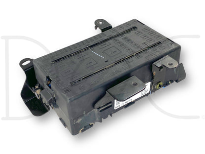 03-04 Ford F250 F350 Dash Interior Fuse Box Relay Module OE 3C3T-14A067-Ed in used good condition with light wear, removed from a 2004 Ford F-350 Lariat 6.0 Diesel 4WD. Durable black plastic housing designed for 2003-2004 Ford Super Duty trucks.