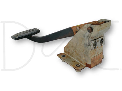 99-04 Ford F250 F350 Brake Pedal Assembly Auto Trans OEM