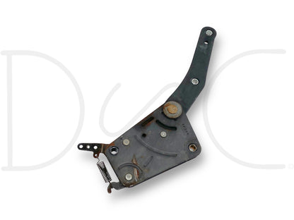 99-07 Ford F250 F350 LH Left Driver Seat Back Recline Tilt Lean Hinge Bracket OE, used with light wear, removed from 2004 Ford F-350 Lariat 6.0L Diesel, compatible with 1999-2007 Ford F-250, F-350, F-450, F-550 Super Duty trucks.
