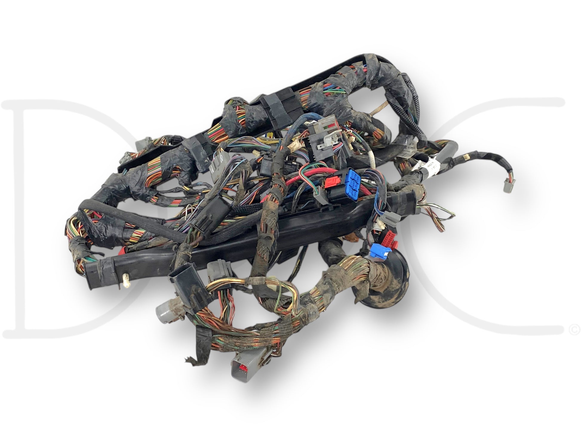 Used 2004 04 Ford F250 F350 6.0 6.0L Diesel Dash Wiring Harness 4C3T-14401-P260Z Ajk with light wear, several wires near column plug tapped and spliced, firewall grommet trimmed on one side, compatible with Ford F-250, F-350, F-450, and F-550 Super Duty trucks.