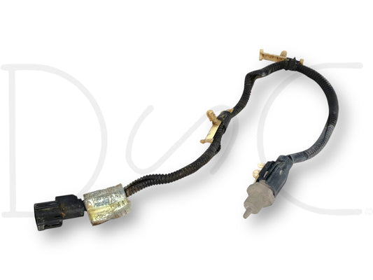 Used good condition 00-04 Ford F250 F350 Exterior Ambient Temperature Sensor W/ Harness OEM with light wear, compatible with 2000-2004 Ford F-250, F-350, F-450, and F-550 trucks, featuring original wiring harness and sensor for 6.0L Powerstroke engines.
