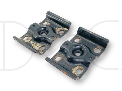 99-10 Ford F250 F350 Rear Axle Leaf Spring U Bolt Plate Set 3C34-5798-Aa, used with light wear, black metal plates designed for Ford Super Duty trucks including 6.0L Powerstroke models, suitable for 1999-2007 F-250 and F-350 applications.