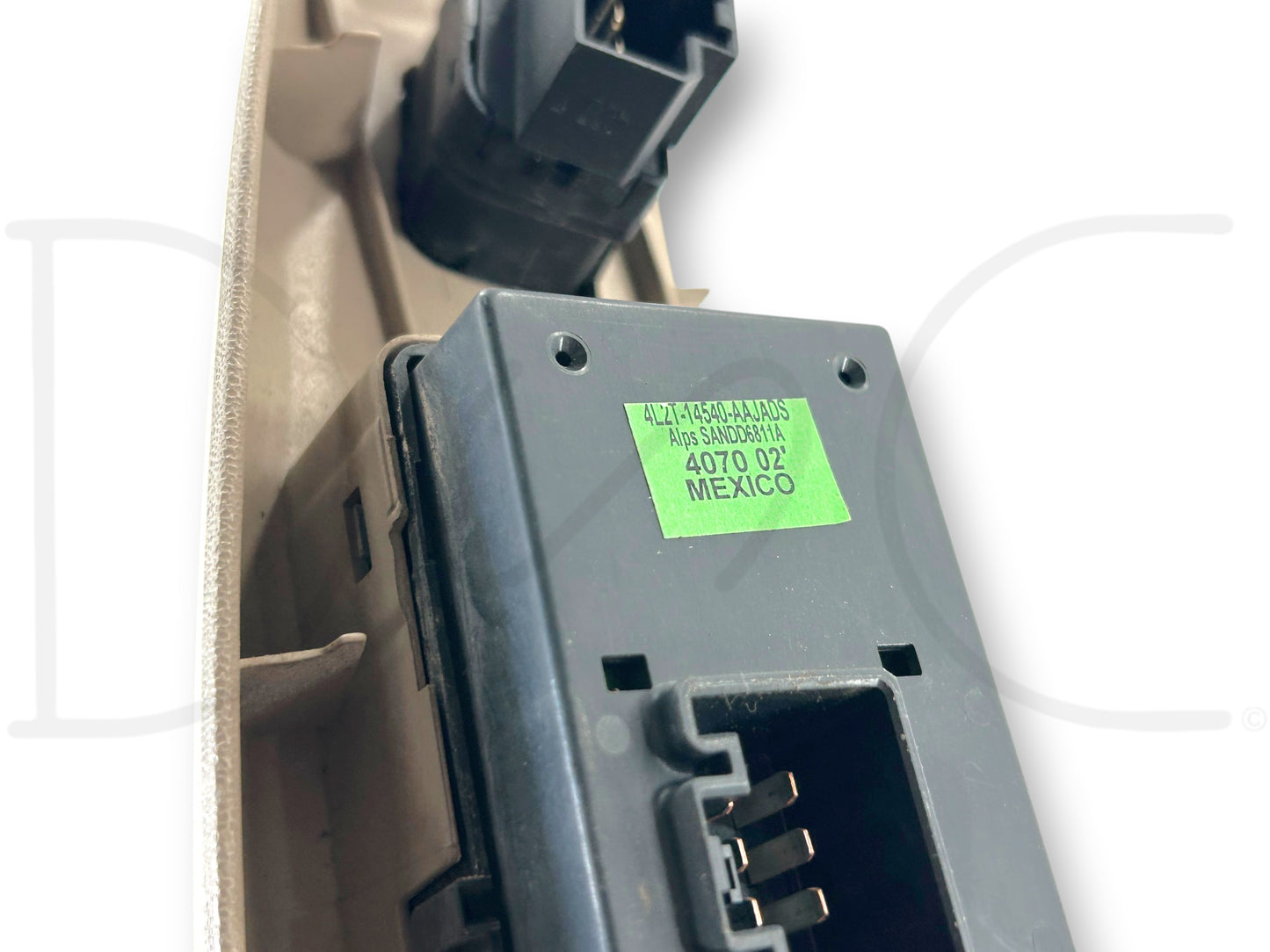 02-05 Ford F250 F350 LH Left Driver Front Power Window Lock Switch Panel Tan