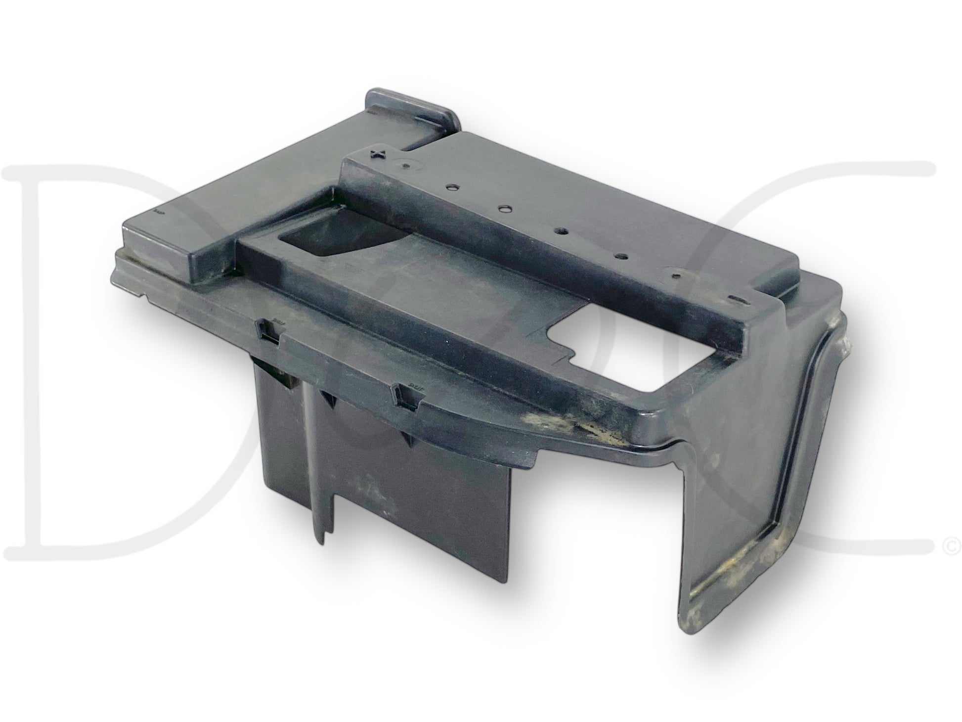 99-02 Ford F250 F350 LH Left Driver Battery Cover Box Lid Xc3U-10B717-Ae *Blem* used battery cover box lid with light wear, cracked between vent holes on top, small blemishes, compatible with 1999-2002 Ford F-250, F-350, F-450, F-550 trucks.