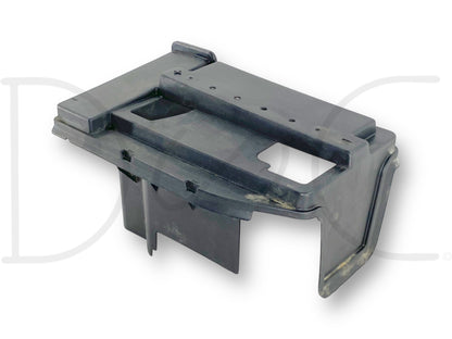 99-02 Ford F250 F350 LH Left Driver Battery Cover Box Lid Xc3U-10B717-Ae *Blem* used battery cover box lid with light wear, cracked between vent holes on top, small blemishes, compatible with 1999-2002 Ford F-250, F-350, F-450, F-550 trucks.