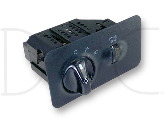 99-01 Ford F250 F350 Super Duty Headlight Switch F81B-11654-Ag used in good condition with light wear, featuring headlight control knob and panel dimmer, compatible with 1999-2001 Ford F-250, F-350, F-450, and F-550 trucks including 7.3L Powerstroke engines.