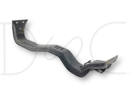 99-07 Ford F250 F350 2WD Automatic Trans Transmission Crossmember Frame used part in good condition with light wear, compatible with Ford Super Duty trucks including F-250, F-350, F-450, and F-550 models from 1999 to 2007, suitable for 7.3L Powerstroke diesel engines.