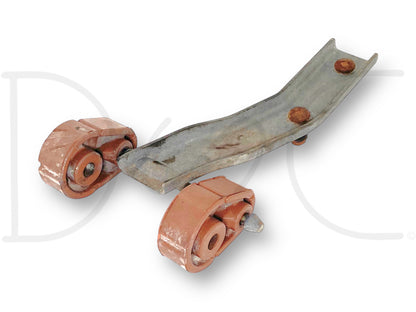 99-02 Ford F250 F350 Exhaust Pipe Muffler Hanger Mount Bracket OE, used condition with light wear, includes two rust-colored rubber mounts attached to a metal bracket, compatible with 1999-2002 Ford F-250, F-350, F-450, and F-550 trucks.