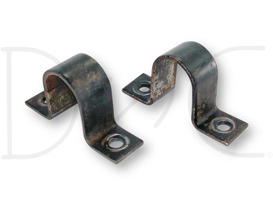 99-04 Ford F250 F350 2WD Front Axle Sway Bar Bushing Brackets Bracket Set OE, used condition with light wear, suitable for 1999-2004 Ford F-250 and F-350 trucks, made of durable metal with mounting holes for sway bar installation.