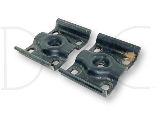 Used 99-07 Ford F250 F350 Rear Axle Leaf Spring U Bolt Plate Set F81A-5798-Aa showing light wear and rust spots, compatible with 1999-2007 Ford F-250 and F-350 trucks, ideal for OE replacement in diesel Powerstroke models.