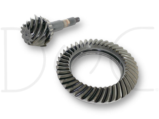 99-04 Ford F250 F350 Sterling 10.5 Rear Axle Ring & Pinion Gear Set 3.73, used with good condition and light wear, suitable for 1999-2004 Ford F-250 and F-350 trucks, featuring durable metal construction designed for OE replacement parts.
