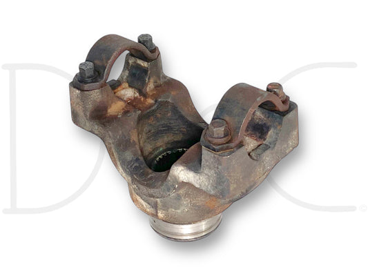 99-01 Ford F250 F350 SRW Sterling 10.5 Rear Axle Driveshaft Pinion Yoke OE used part with light wear, compatible with 1999-2001 Ford F-250 and F-350 trucks, removed from 1999 Ford F-250 XLT 7.3L Diesel 4R100 Automatic Transmission 2WD.