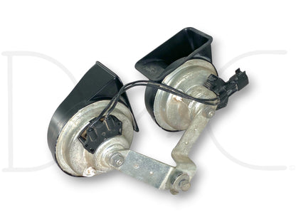 05-07 Ford Excursion F250 F350 Super Duty Horn Pair OEM Dual Note Horns