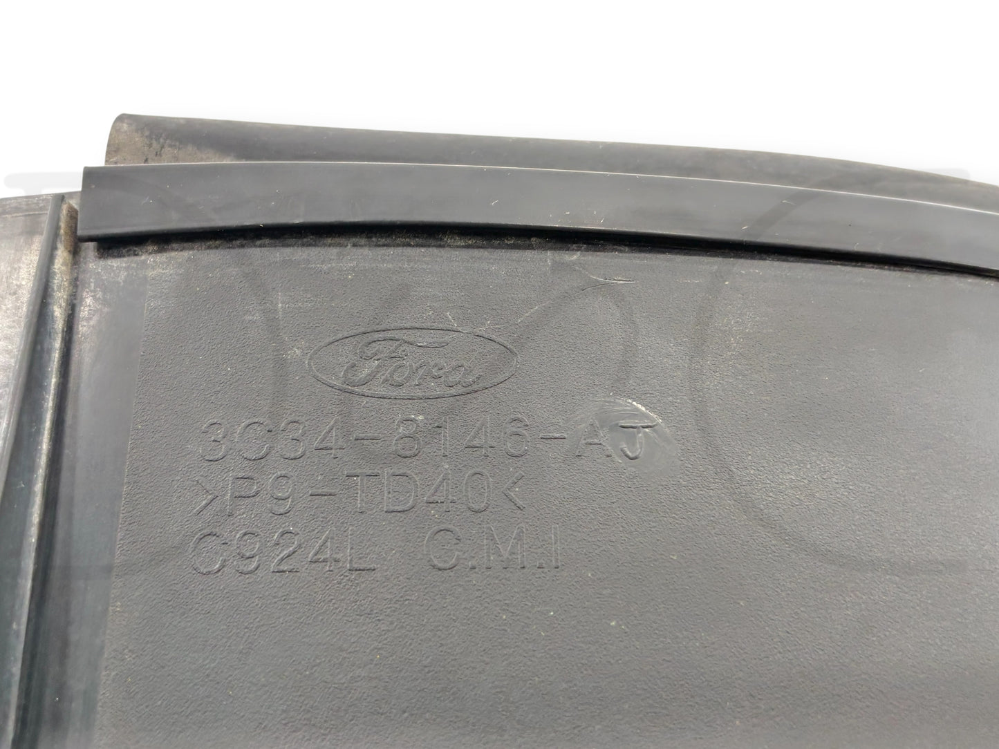 03-07 Ford F250 F350 6.0 6.0L Diesel Radiator Fan Shroud 3C34-8146-Aj *Blem*