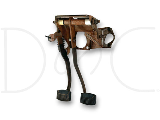 92-96 Ford F250 97 F350 Brake Pedal Assembly Manual Transmission OEM used with light wear, removed from 1996 Ford F-350 diesel truck, compatible with 92-97 F-250 and F-350 models.