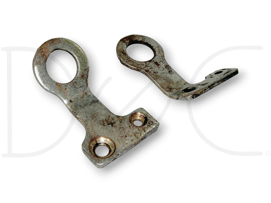 94-97 Ford F250 F350 7.3 7.3L Engine Lifting Eye Bracket Set OEM Brackets Eyes, used with light wear, suitable for Ford Super Duty diesel trucks from 1994 to 1997.