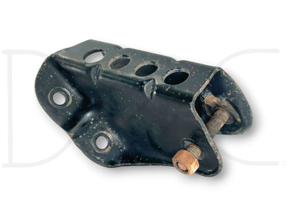 94-96 Ford F250 F350 2WD I-Beam Front Axle Pivot Mount Bracket Front LH Left OE