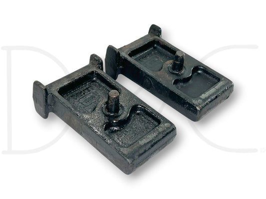 85-97 Ford F250 F350 Rear Auxiliary Leaf Spring Spacer Mount Set E4Ta-5594-BA used with light wear, compatible with 1985-1997 Ford F-250 and F-350 trucks.
