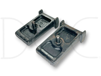85-97 Ford F250 F350 Rear Auxiliary Leaf Spring Spacer Mount Set E4Ta-5594-BA