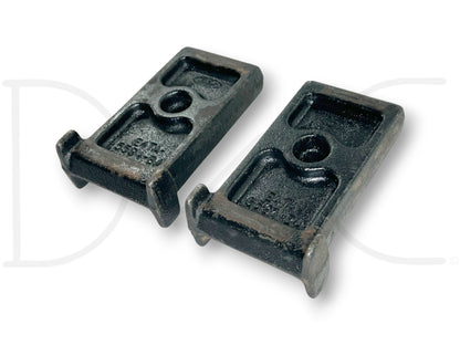 85-97 Ford F250 F350 Rear Auxiliary Leaf Spring Spacer Mount Set E4Ta-5594-BA