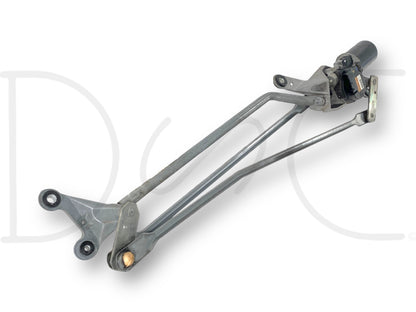 02-07 Ford F250 F350 Super Duty Windshield Wiper Motor W/ Linkage 2L2F-17D539-Ad used part with light wear, compatible with 2002-2007 Ford F-250, F-350, F-450, and F-550 Super Duty trucks, including 6.0L Powerstroke diesel models.