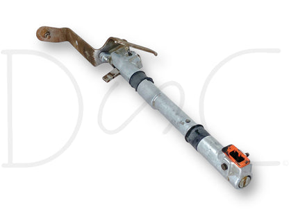 01-07 Ford F250 F350 Auto Trans Steering Column Shift Tube OEM 1L3C-7215-Aa, used with good condition and light wear, designed for 2001-2007 Ford Super Duty trucks including F250, F350, F450, and F550 models with automatic transmission and 6.0L Powerstroke diesel engines.