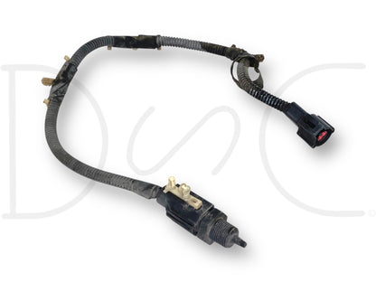 05-07 Ford F250 F350 Exterior Ambient Temperature Sensor W/ Harness OEM, used with light wear, compatible with 2005-2007 Ford F-250, F-350, F-450, and F-550 trucks, featuring a wiring harness and sensor for exterior temperature monitoring.