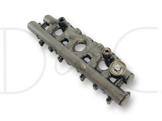 06-07 Ford F250 F350 6.0 6.0L Diesel LH Left Driver Side Oil Rail 1858350C1 used part in good condition with light wear, compatible with 2006-2007 Ford Super Duty trucks including F-250, F-350, F-450, and F-550 models, designed for 6.0L Powerstroke engines.