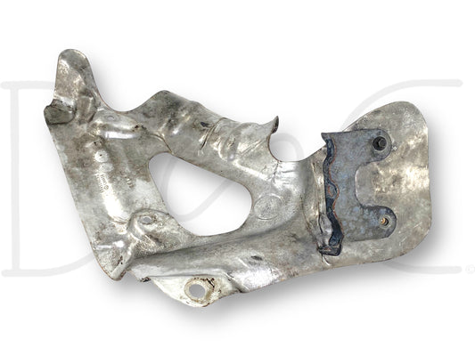 05-07 Ford F250 F350 6.0 6.0L Turbo Exhaust Y Up Pipe Heat Shield 1845556C93, used with light wear, removed from 2007 Ford F-250 Lariat 6.0L diesel, designed to protect turbo exhaust components in Ford Super Duty trucks from 2005 to 2007 models.