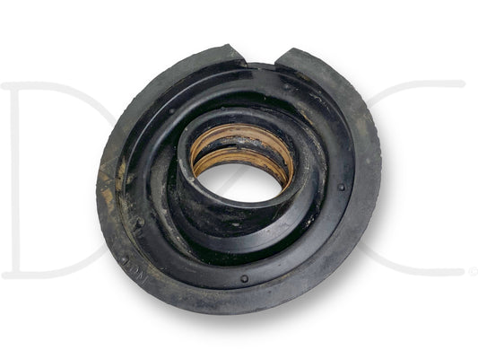 05-07 Ford F250 F350 Steering Column Shaft Firewall Grommet Boot 5C34-3D677-Ad, used condition with light wear, black rubber boot designed for 2005-2007 Ford Super Duty trucks including F-250 and F-350 models with 6.0L Powerstroke engines, ensures sealing and protection at firewall shaft connection.