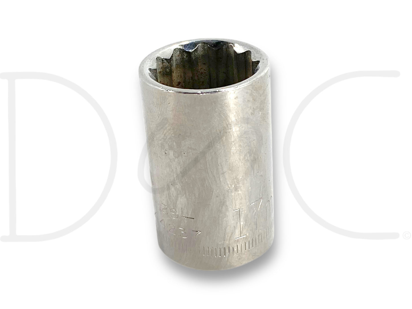 Craftsman 17MM Socket 1/2" Drive 12 Point Metric 12Pt Chrome USA 44237, used with light wear, chrome finish 12-point socket designed for durable and precise fastening in automotive and mechanical applications.