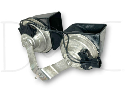 05-07 Ford Excursion F250 F350 Super Duty Horn Pair OEM Dual Note Horns
