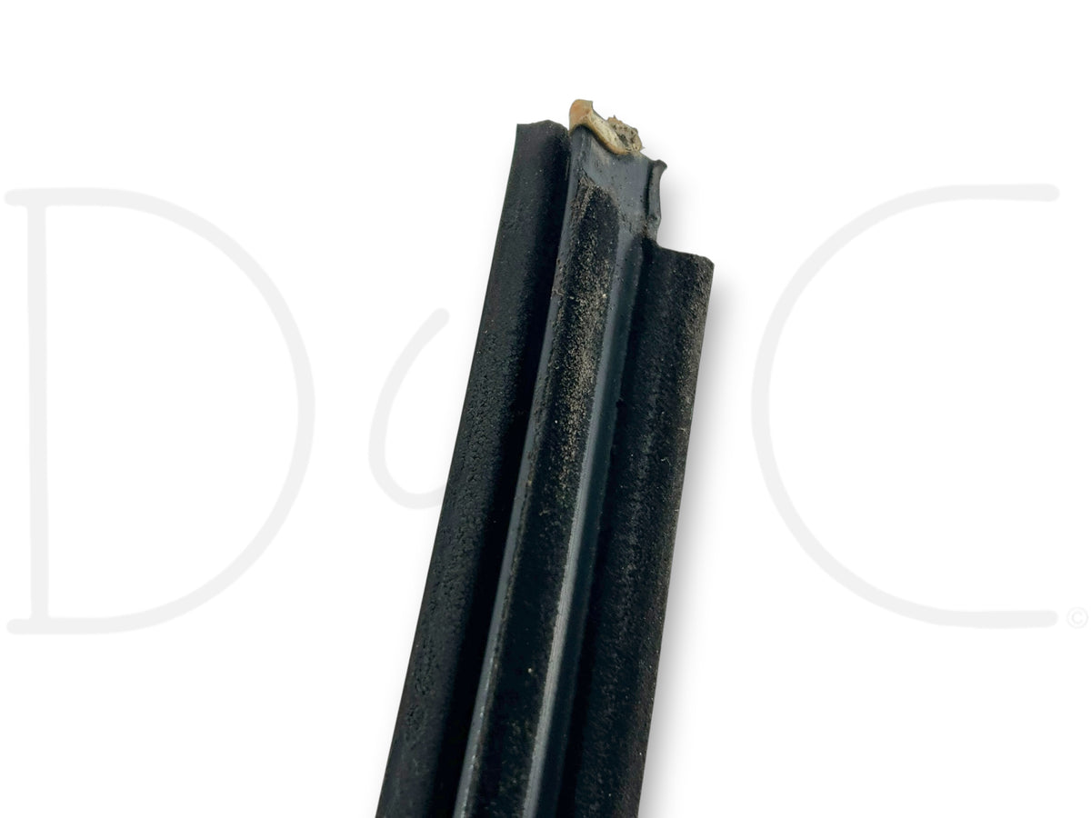 99-07 Ford F250 F350 RH Right Passenger Front Door Window Sweep Seal Set Sweeps