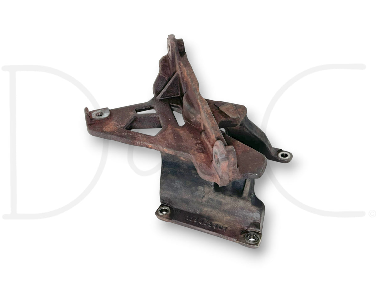 05-07 Ford F250 F350 6.0 6.0L Turbo Turbocharger Mount Pedestal 1854824C1