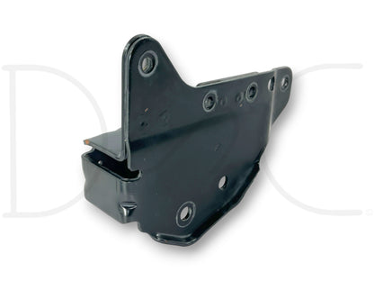 05-07 Ford F250 F350 RH Right Passenger 4WD 4X4 Radius Arm Bracket Frame Mount