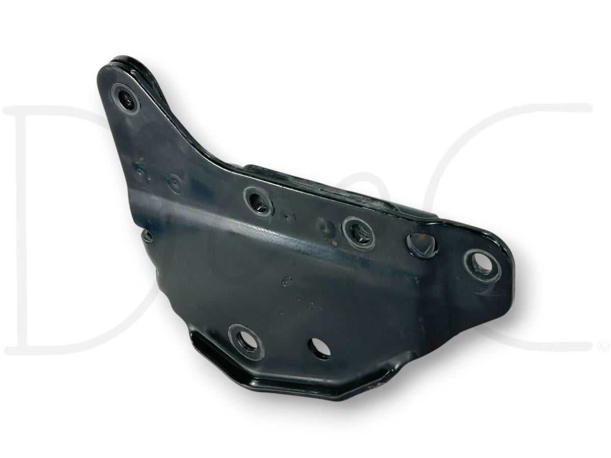 05-07 Ford F250 F350 RH Right Passenger 4WD 4X4 Radius Arm Bracket Frame Mount