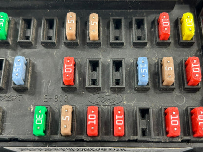 00-01 Ford F250 F350 Interior Dash Fuse Panel Relay Box F81B-14A067-Af *Blem*