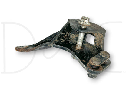 99-07 Ford F250 F350 2WD I-Beam Front Axle Pivot Mount Bracket Front RH Right