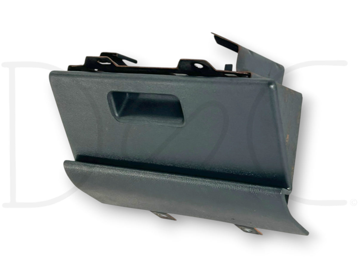 90-02 Chevy Kodiak Topkick 6500 7500 Dashboard Dash Ash Tray Ashtray Assembly OE