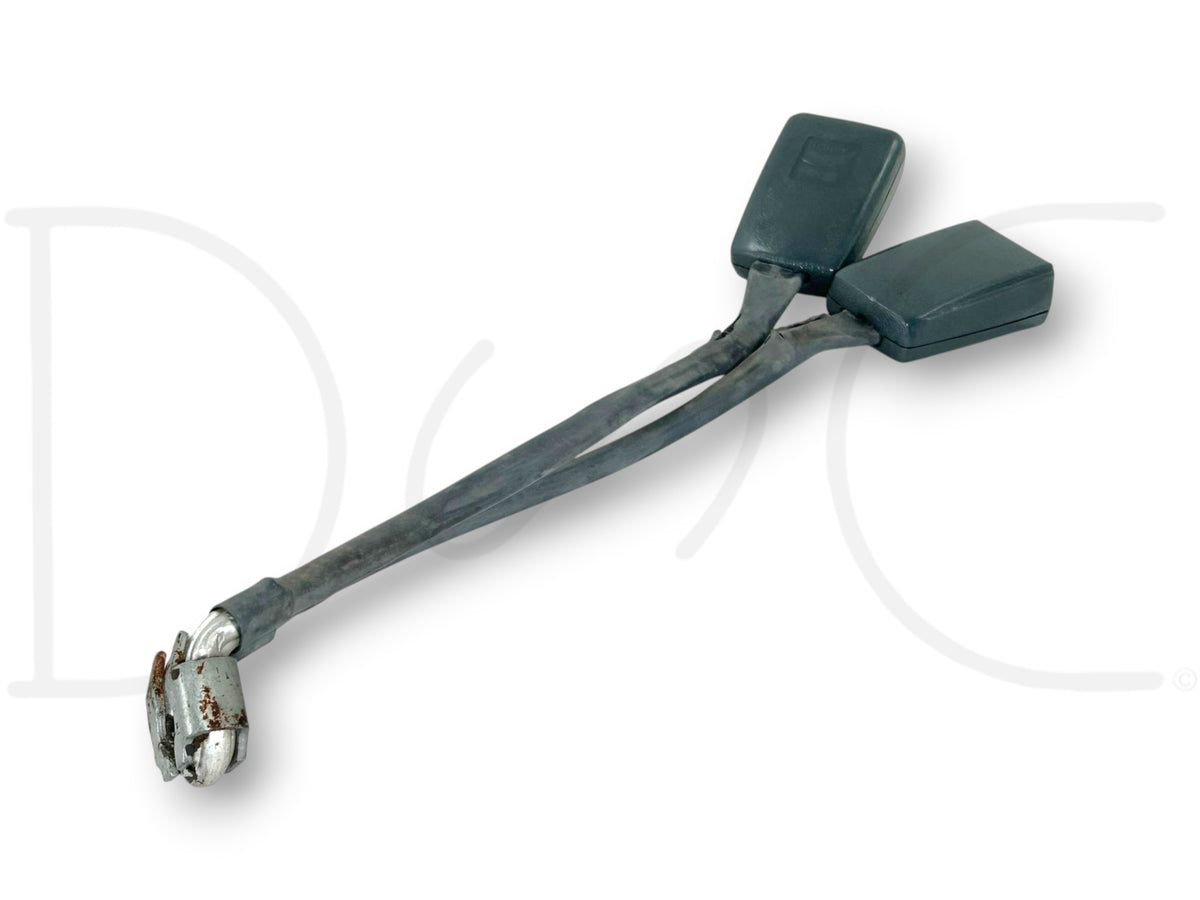 90-02 Chevy Kodiak Topkick Bench Seat Belt Seatbelt Latch Buckle Dual Gray