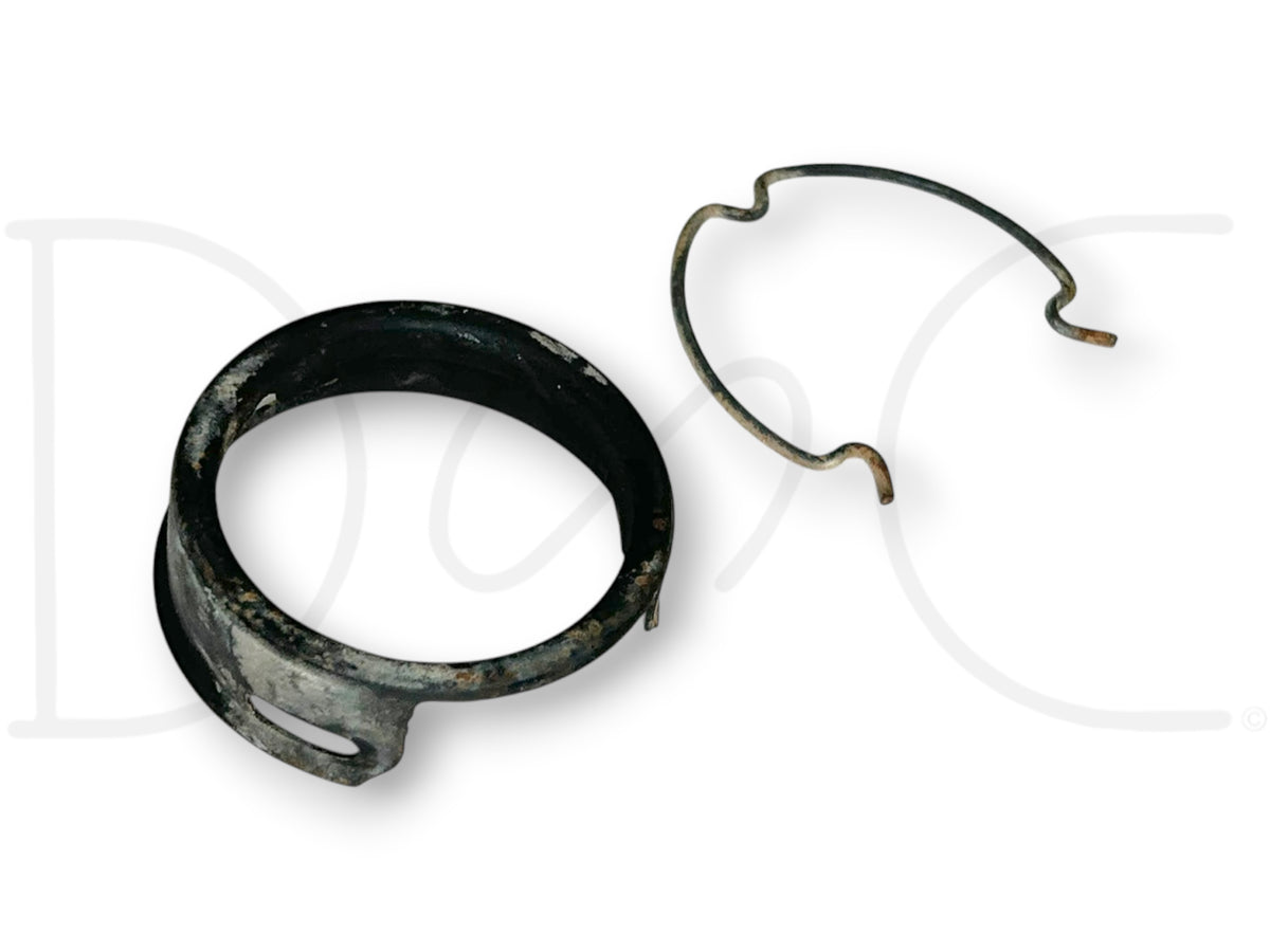 90-02 Chevy Kodiak Topkick Steering Column Lower Bearing Seat Retainer Clip