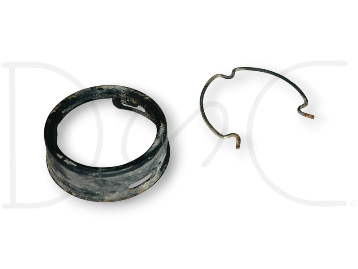 90-02 Chevy Kodiak Topkick Steering Column Lower Bearing Seat Retainer Clip